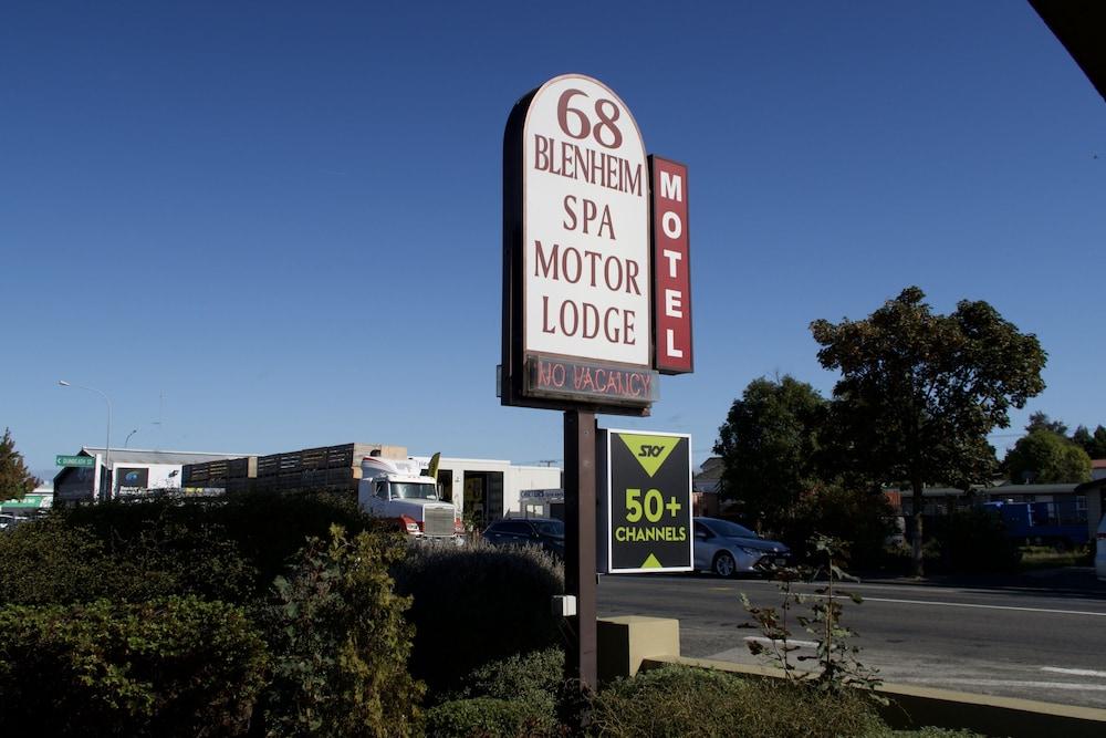 Blenheim Spa Motor Lodge Luaran gambar